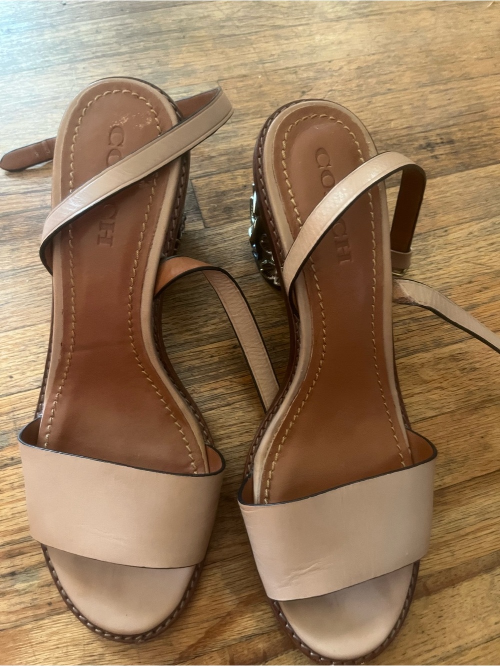 Coach Tea Rose T-Strap Sandal in Nude size 10 - Picture 4 of 10
